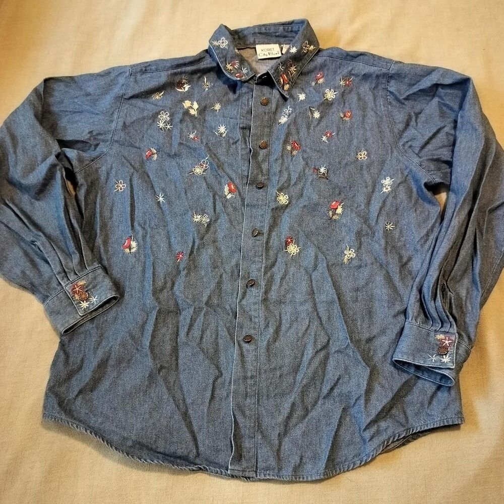 4/$20 Koret Women's longsleeved embroidered denim chambray Shirt large